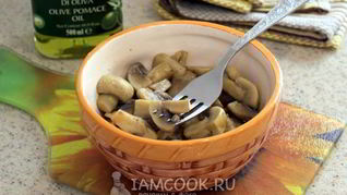 Шампиньоны, маринованные в лимонном соке и коньяке