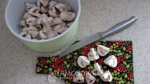 шампиньоны, маринованные в лимонном соке и коньяке