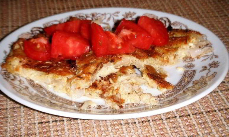 Рецепт запеченой капусты с луком и мариноваными помидорами