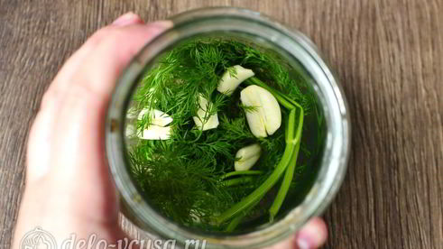 быстрые малосольные огурцы в банке