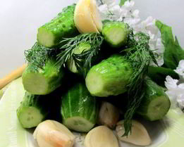 Малосольные огурчики в минеральной воде