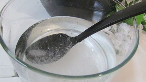 малосольные огурчики в минеральной воде