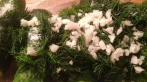 малосольные огурчики в пакете