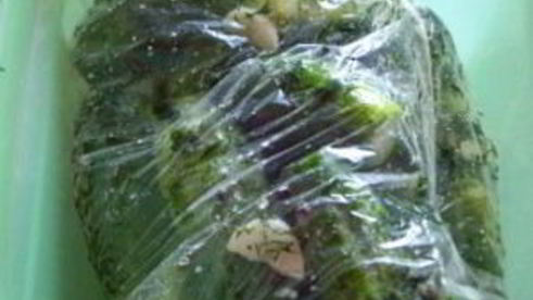 малосольные огурчики в пакете