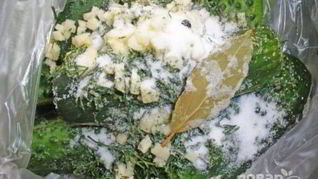 Малосольные огурцы хрустящие в пакете