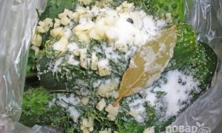 Рецепт малосольных огурцов хрустящих в пакете