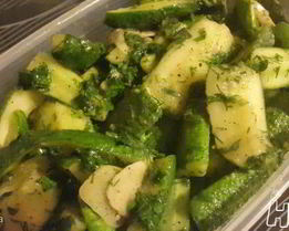 Малосольные огурцы с горчицей в пакете