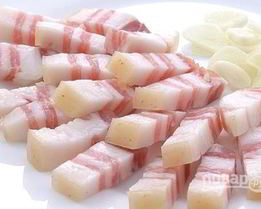 Сало, соленное с чесноком