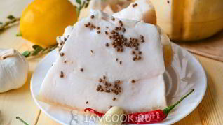 Сало в рассоле в банке