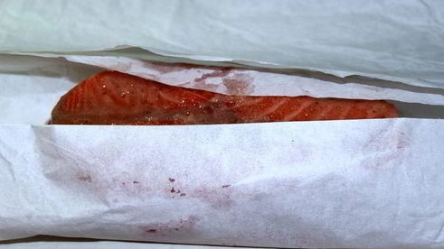 слабосоленая семга в коньяке с мускатным орехом