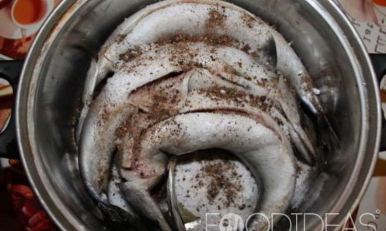 Рецепт соленой скумбрии в рассоле