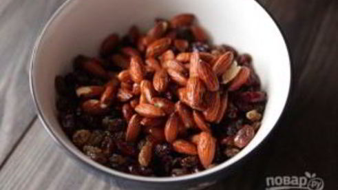 сухофрукты в тесте