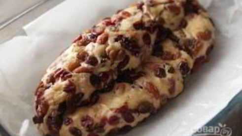 сухофрукты в тесте