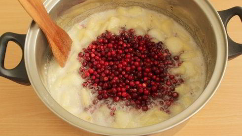 брусничное варенье с грушей