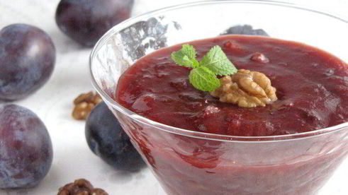 сливовое варенье с бананами и орехами