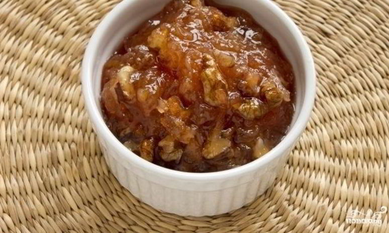 Рецепт варенья из айвы с грецкими орехами