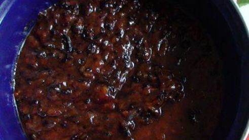 варенье из слив с орехами, имбирем и корицей