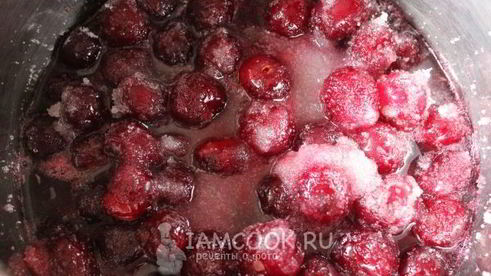 варенье из вишни с косточками