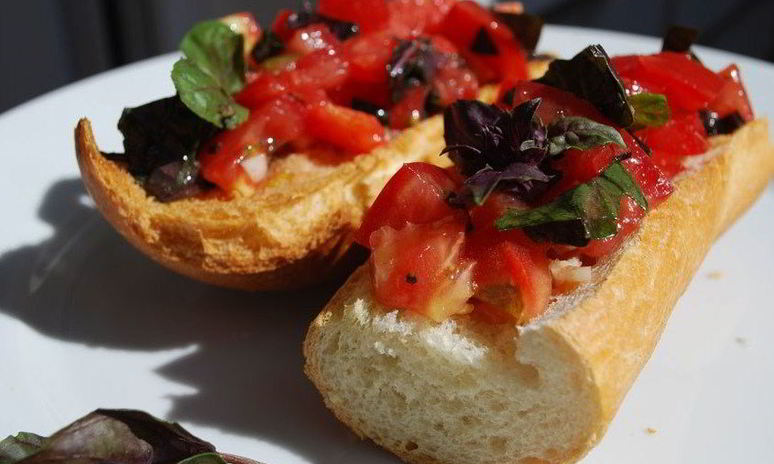 Рецепт брускетты с помидорами