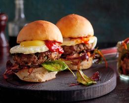 Бургер с рубленым козленком