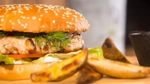 бургер с семгой