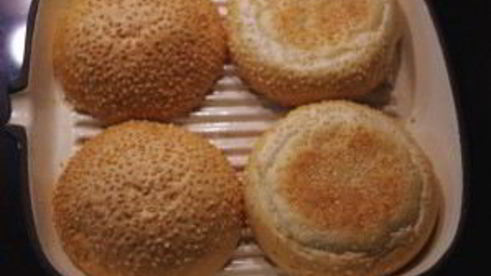 бургеры с тушеным мясом