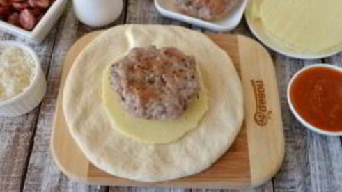 бургеры в стиле пиццы