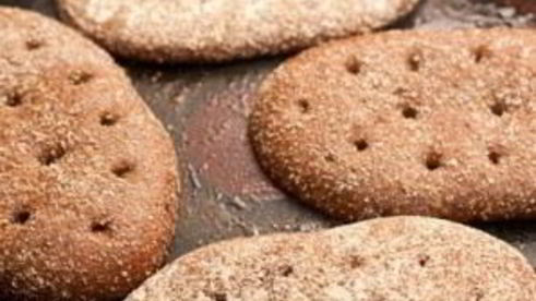 домашний гамбургер с ржаным хлебом