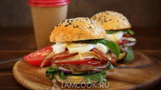 Дрожжевые булочки с кунжутом для домашних бургеров