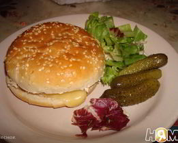 Гамбургер с грибами и белым вином