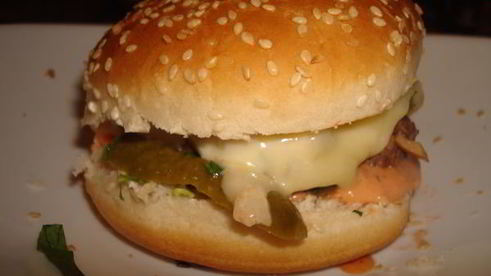 гамбургер с грибами и белым вином