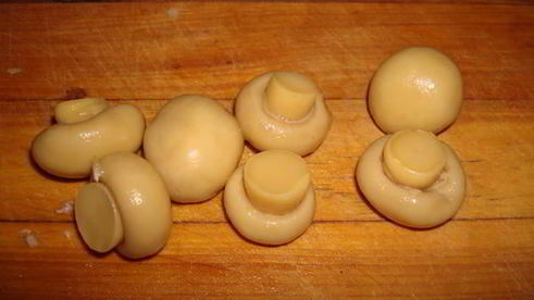 гамбургер с грибами и белым вином