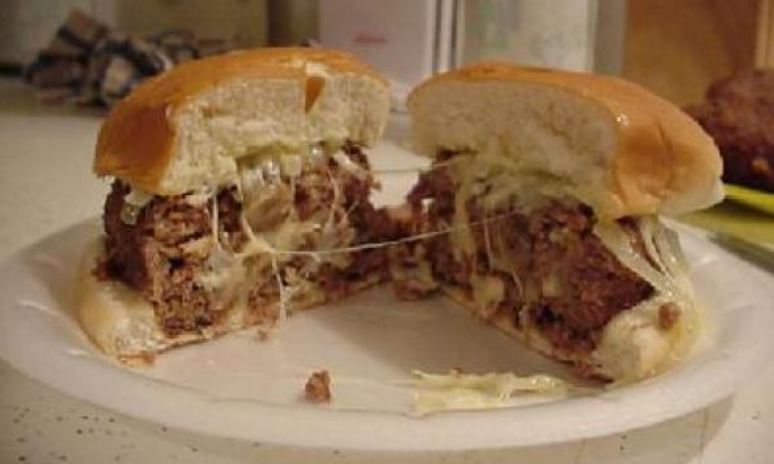 Рецепт гигантского швейцарского бургера с грибами