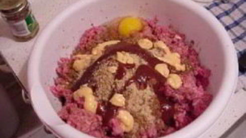 гигантский швейцарский бургер с грибами