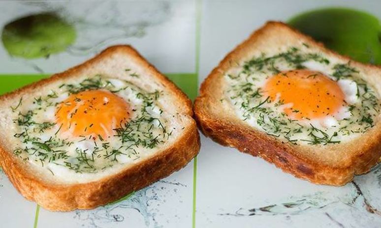 Рецепт бутерброда кошачий глаз с яйцом