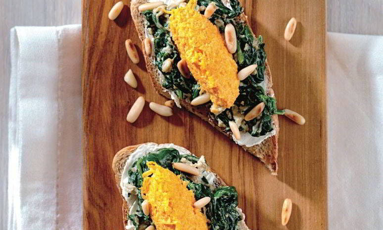 Рецепт бутерброда с щавелем, творожным сыром и морковным муссом