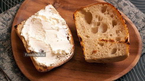 бутерброд со свининой и манго