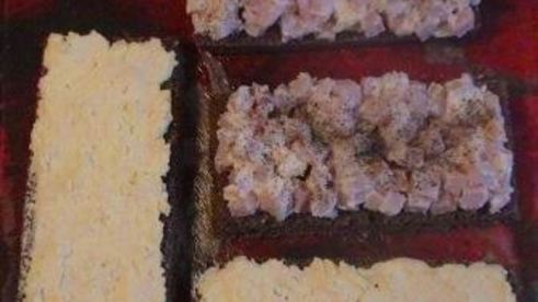 бутербродный тортик с окороком и яйцом