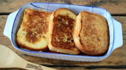 бутерброды под сырно-томатной подушкой