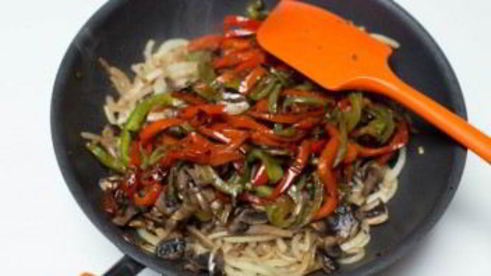 бутерброды с грибами и перцем