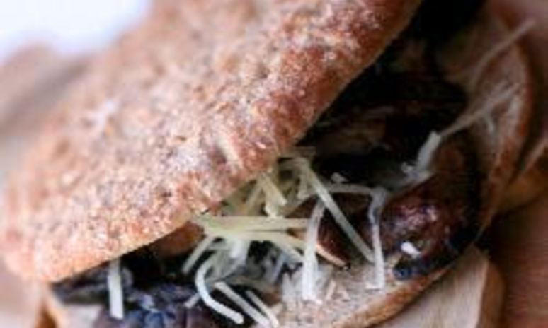 Рецепт бутербродов с грибами и сыром