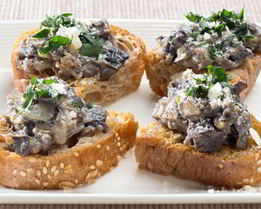 Бутерброды с грибной пастой
