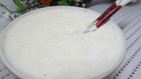 бутерброды с лососем, свеклой и авокадо