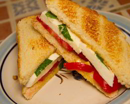 Бутерброды с моцареллой