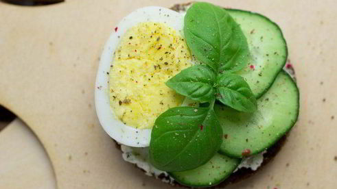 бутерброды с овощами и зеленью