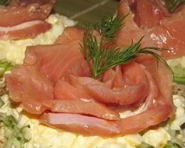 Бутерброды со свежим огурцом и горбушей