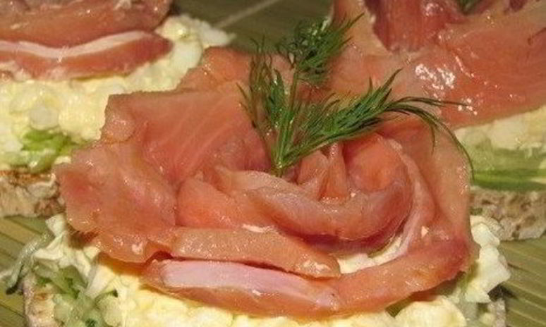 Рецепт бутербродов со свежим огурцом и горбушей