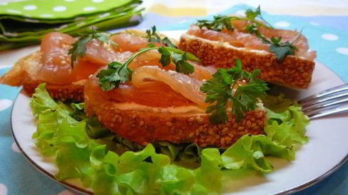 датский бутерброд с куриной нарезкой