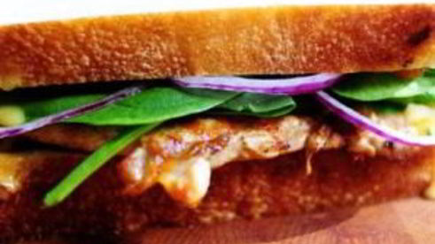 горячие бутерброды с курицей и абрикосовым соусом