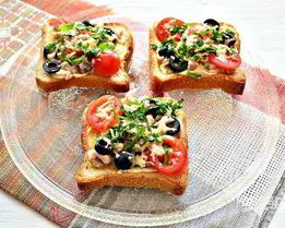 Горячие бутерброды с курицей и сыром